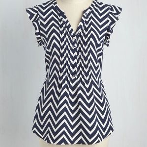 BNWOT Expert in Your Zeal Navy & Cream Chevron top